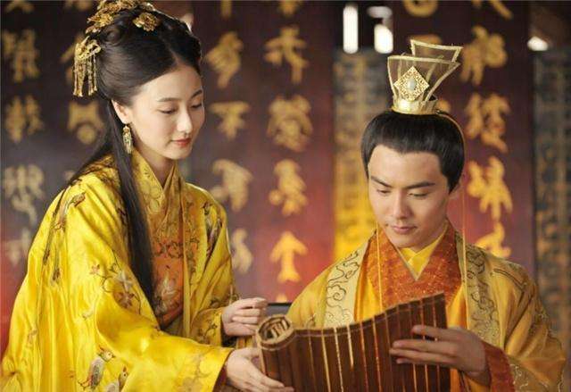 而是出现在清初学者毛奇龄编的《明史万贵妃传》和《明史纪太后传》中