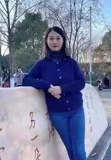 十佳教师之一任晓璐,女,汉族,中共党员,硕士,现任信阳师范学院旅游