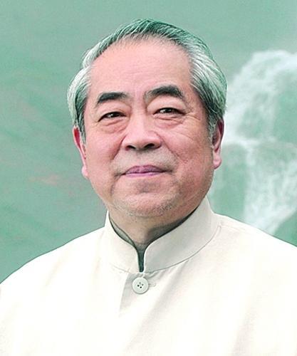 1971年,须遵德邀请范曾到家做客,相当于引狼入室,范曾见到梳着两条
