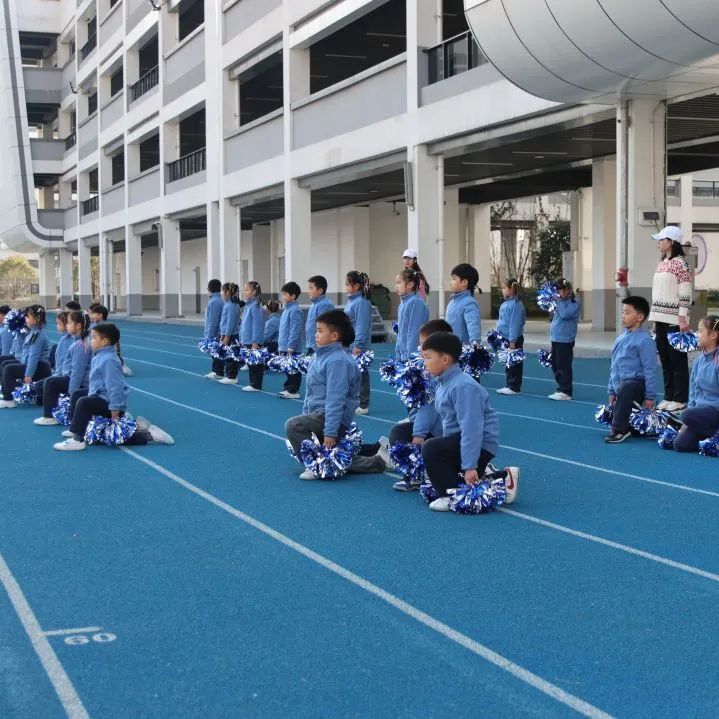 2022杭州市安吉路新天地实验学校掀起排舞热共迎亚运年