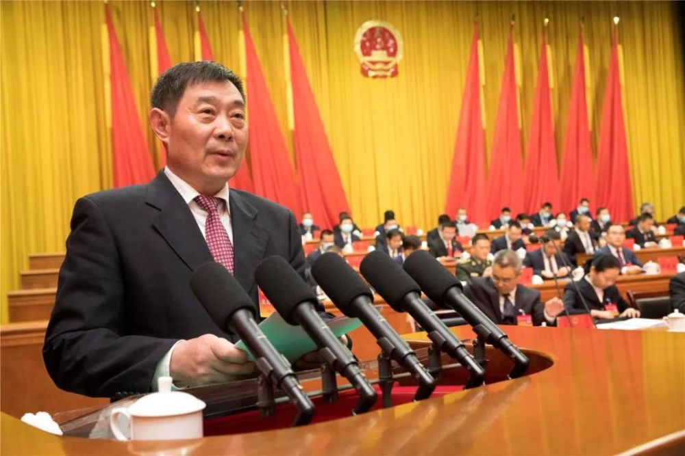 云阳县十八届人大一次会议举行第二次全体会议