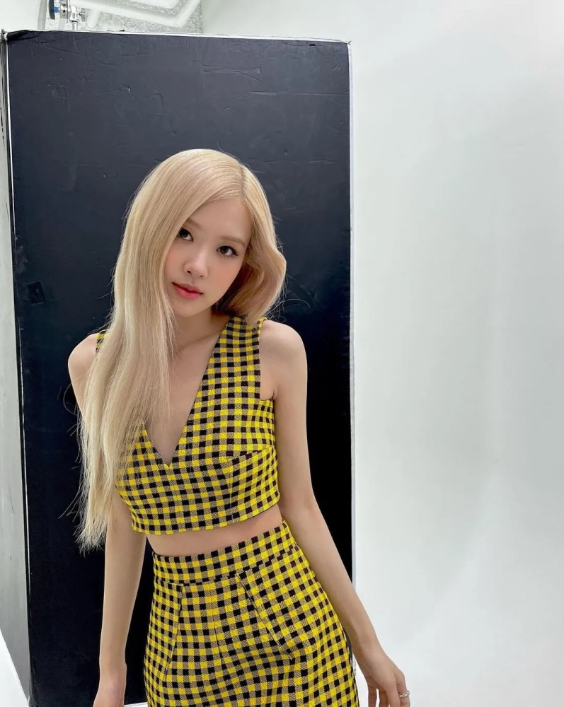 blackpink朴彩英0107ins图片更新