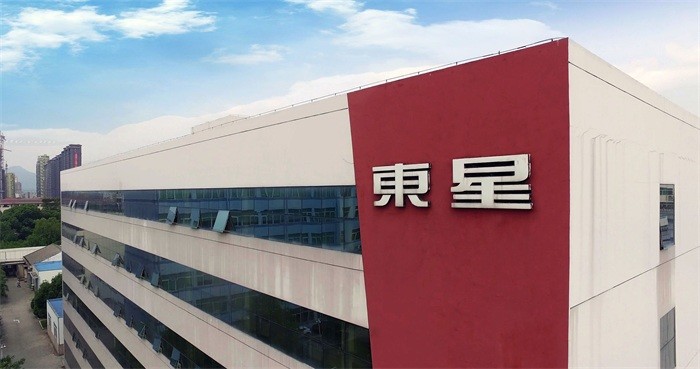 到2006年时,兰世立所创建的东星集团的营收已经达到了近300亿元.