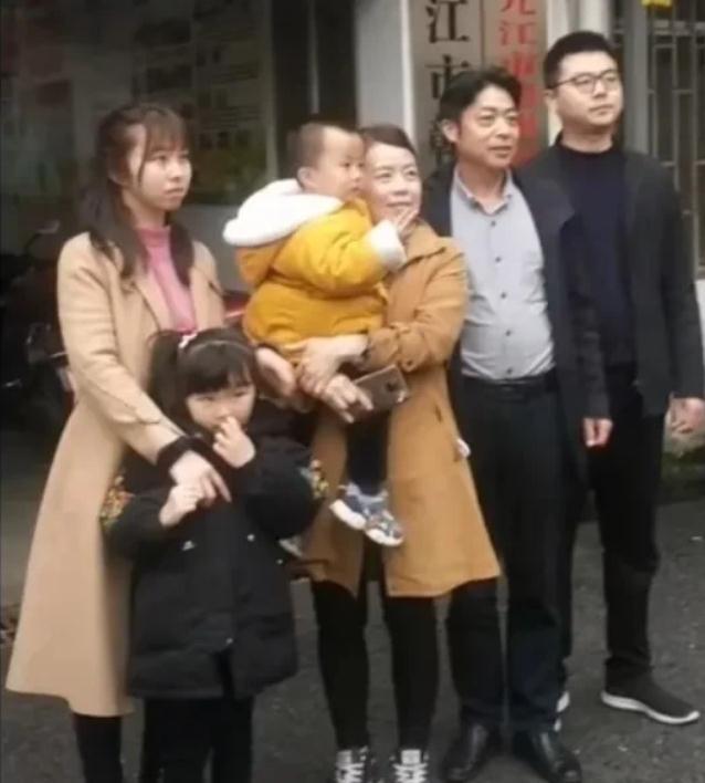 郭威回九江认亲:并亲自下厨做菜,许妈现在很幸福,网友哭着笑了