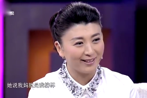 闫学晶:与二婚老公离婚后,仍和继女情同姐妹,亲生儿子都嫉妒