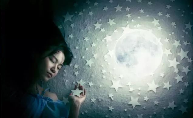 梦见自己喜欢的人，梦境背后的情感密码与心灵启示