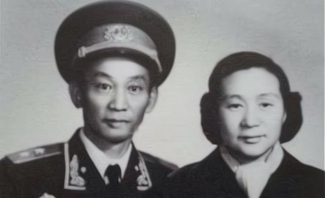 吴先恩是河南新县人,出身贫苦,8岁就给地主家放牛