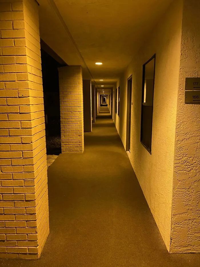 外国网友晒出21个恐怖走廊有的犹如地狱有的是惊悚电影的画面