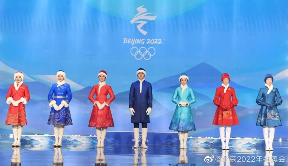 厉害了福建小姐姐设计冬奥会颁奖礼服