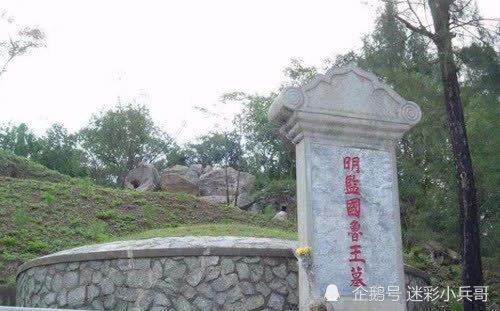 朱以海的兄弟以及原配夫人张氏在城破后死去,唯独朱以海躲过一劫.