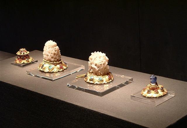 古墓3次被盗考古家一气之下劈开大山挖出价值20亿的文物