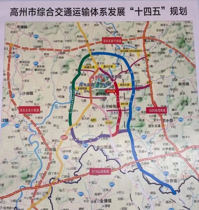 也提到:推动207国道穿城段改线,建设金石大