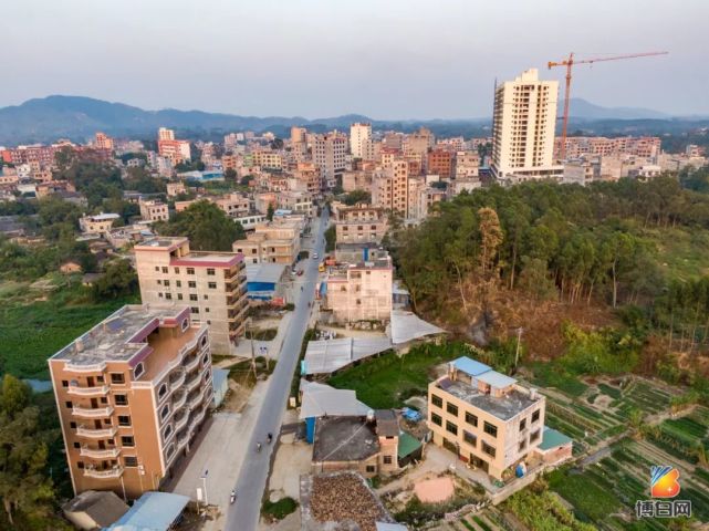 英桥镇,地处博白县东南部,东接文地镇,南连广东廉江市塘蓬镇,西接大垌