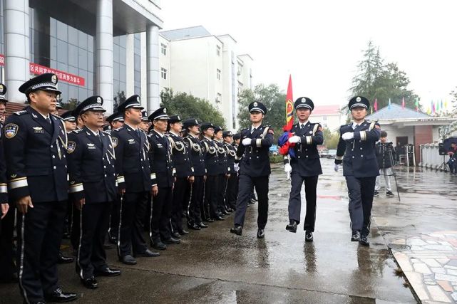 仪式上先后传达学习了吉安市委书记王少玄的警察节贺词和吉安市副市长