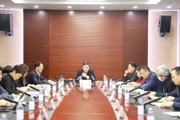 中泰集团领导齐国庆,余小南,梁斌,经营班子领导赵永禄,刘红梅,龚春华
