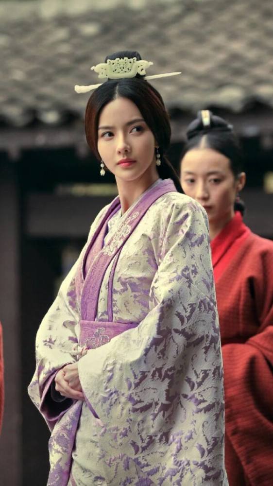 三国第一美女甄宓被赐死后为何还要被发遮面以糠塞口