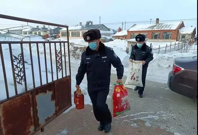 冬季整训绥滨县公安局开展龙警志愿服务系列活动