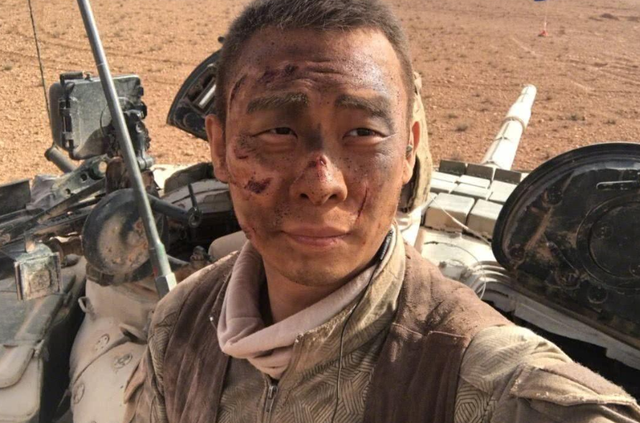 狙击手张译哭戏爆发在场的人都哭了连张艺谋都忍不住了