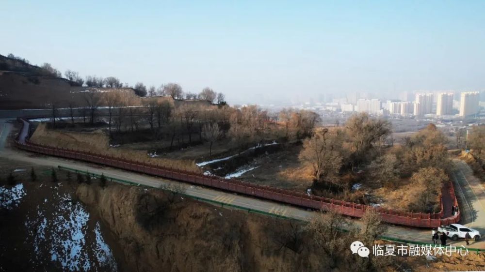 临夏市凤凰山文旅景区建设项目栈道工程施工一标段已完成工程量的80