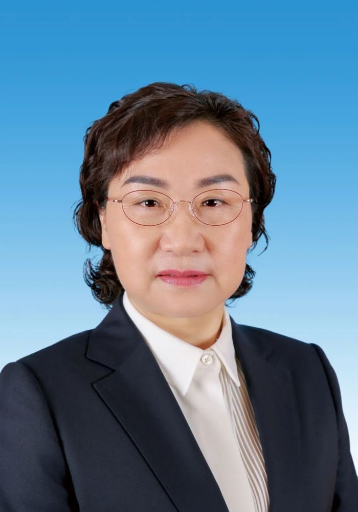 龙伟当选凉山州人大常委会主任