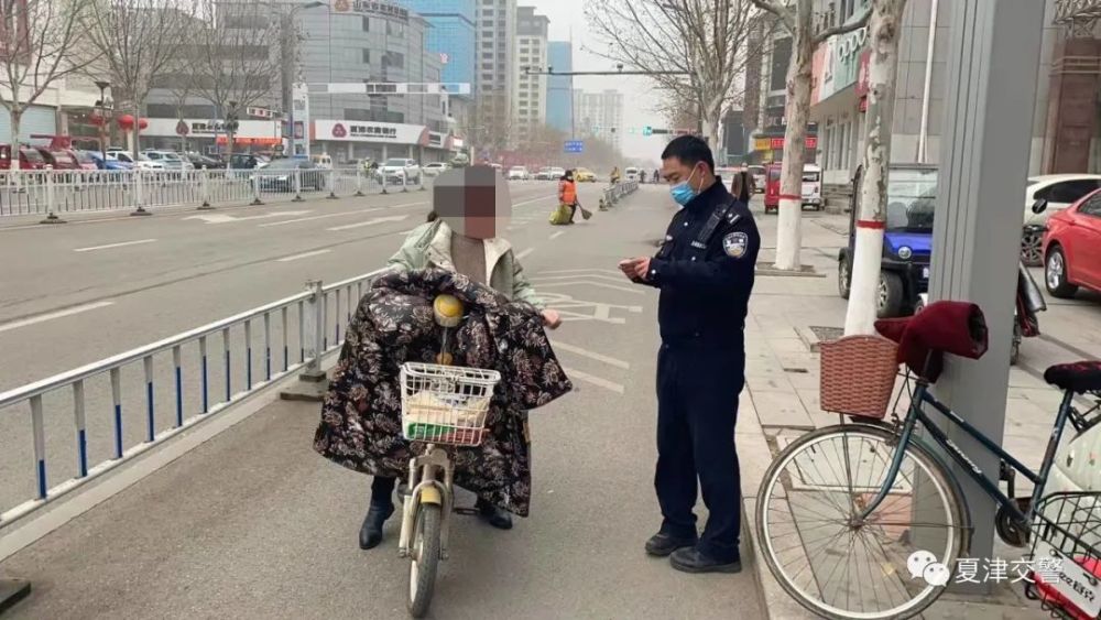 夏津交警持续开展城区交通秩序治理行动多名非机动车驾驶人被处罚