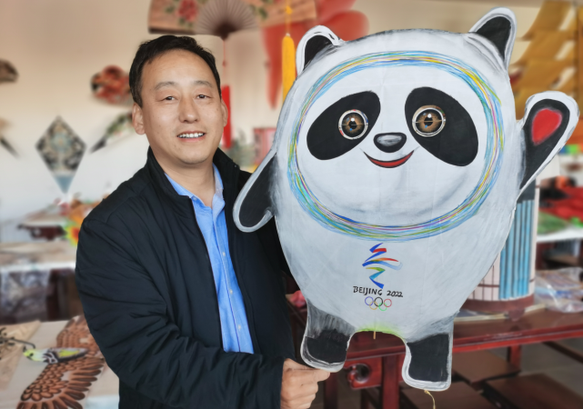2022年北京冬奥会来临之际,曾经在国外展示和放飞第什里风筝的赵艳强