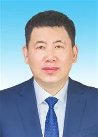 苗龙简历苗龙,男,汉族,1969年8月生,在职大学,中共党员,现任乌鲁木齐