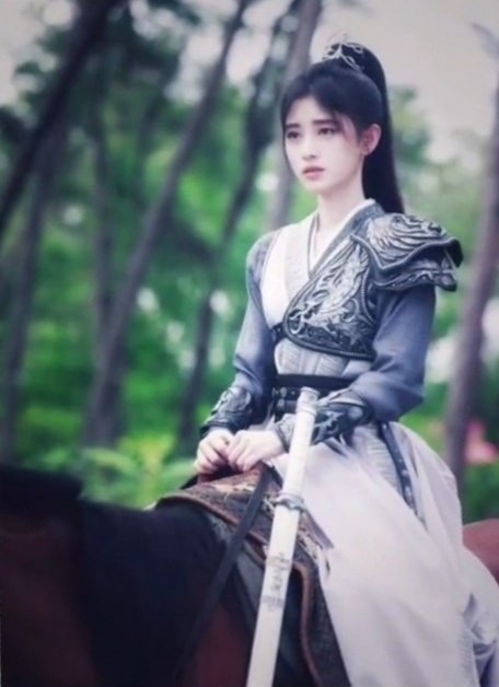 鞠婧祎花戎