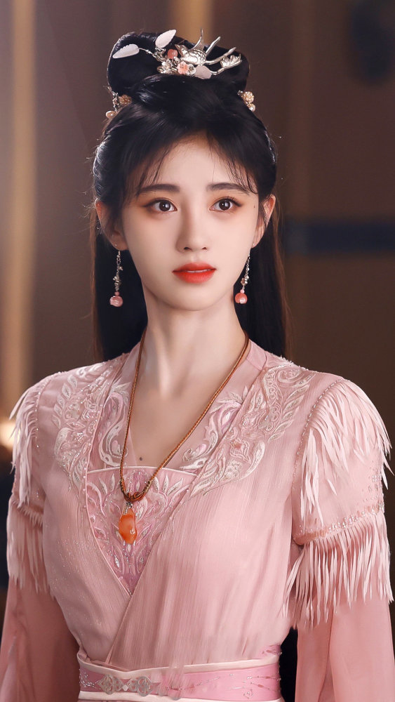 鞠婧祎花戎