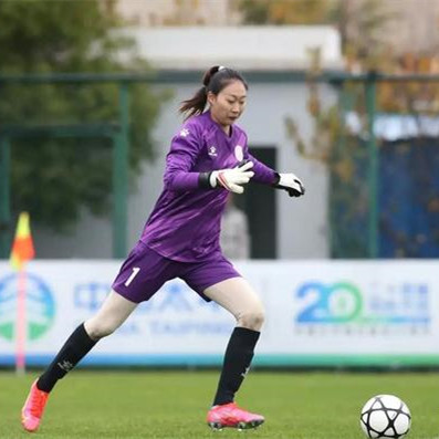 目前,徐欢是江苏女足的一号门将,拥有良好的门线技术,本赛季女超联赛