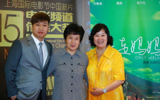 方青卓丈夫是软饭男",她看到后第一个出来解释:"其实我老公为我付出了