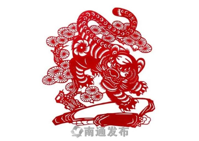 剪纸非遗传承人剪"虎"迎虎年