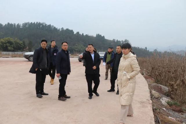 县政府副县长石华带队"马路办公"