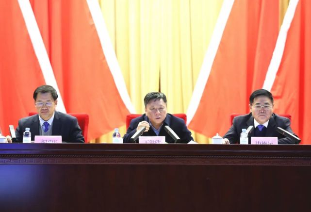 余小南,赵多江,肖军,梁斌,中泰集团经营班子领导赵永禄,龚春华,杨江