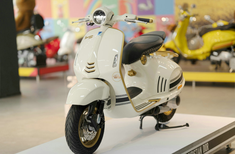 20多万的踏板有多壕vespa946dior版到店实拍