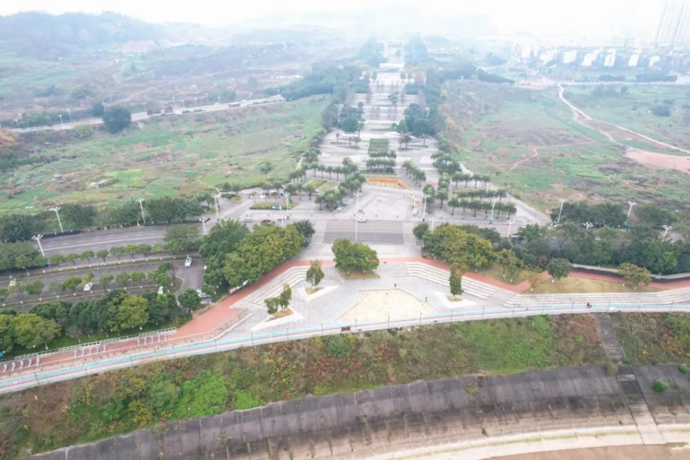 麒麟广场位于泸州市纳溪区的麒祥路.
