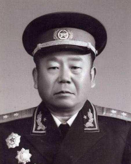 刘瑞龙被俘后隐瞒身份,获救后是我军粮草大将军,女儿