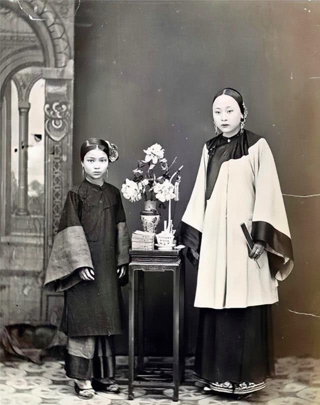 清朝富家小姐不愿嫁穷书生让丫鬟代嫁几年后富家小姐后悔莫及