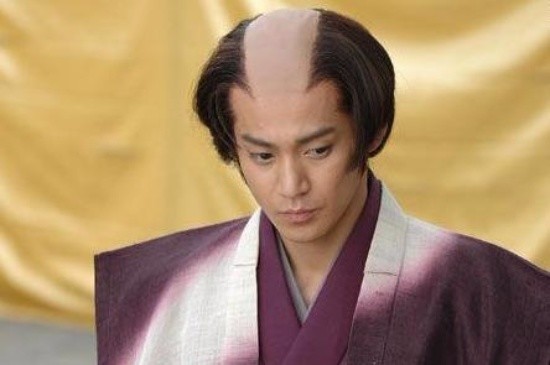 古代日本人留两边的头发把中间的剃掉现在才知道这有多聪明