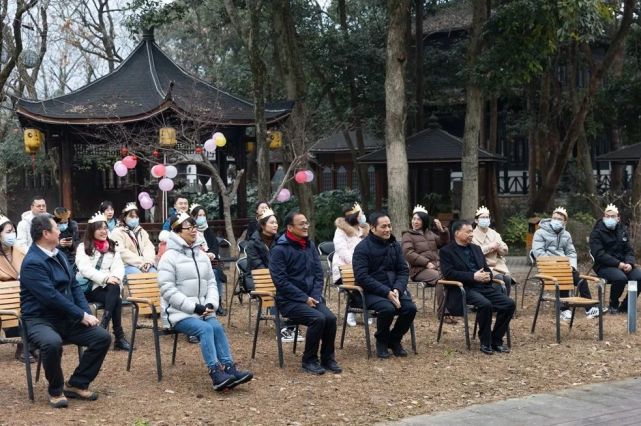 参观富阳水上运动中心,体验亚运精神参观"中央调查组在富阳史料陈列室