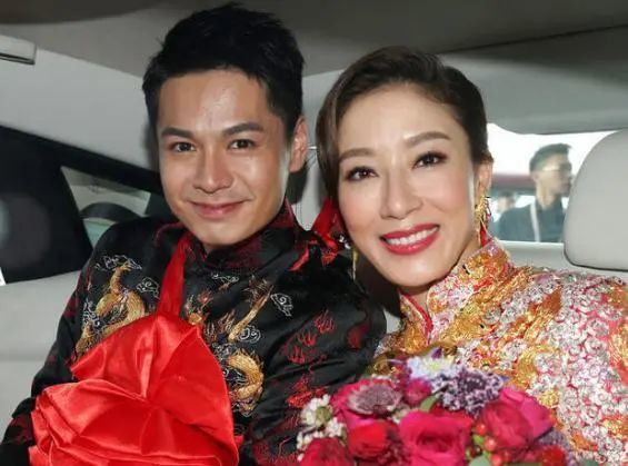 杨怡与搭档戏外搂抱亲吻举动被指太开放正牌老公在旁一脸尴尬