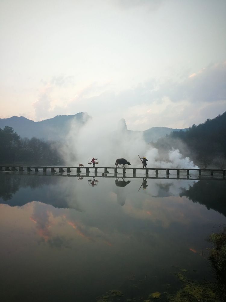 朱潭山可以说是仙都风景区里人气最高的网红景点了,宋代理学家朱熹就