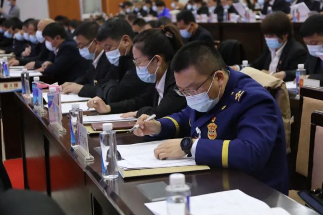 【聚焦两会】奈曼旗第十八届人民代表大会第一次会议举行第二次全体