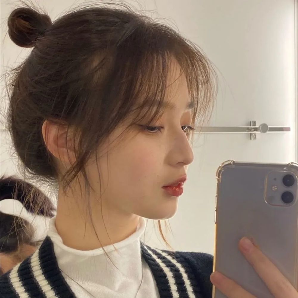 丸子头女生头像