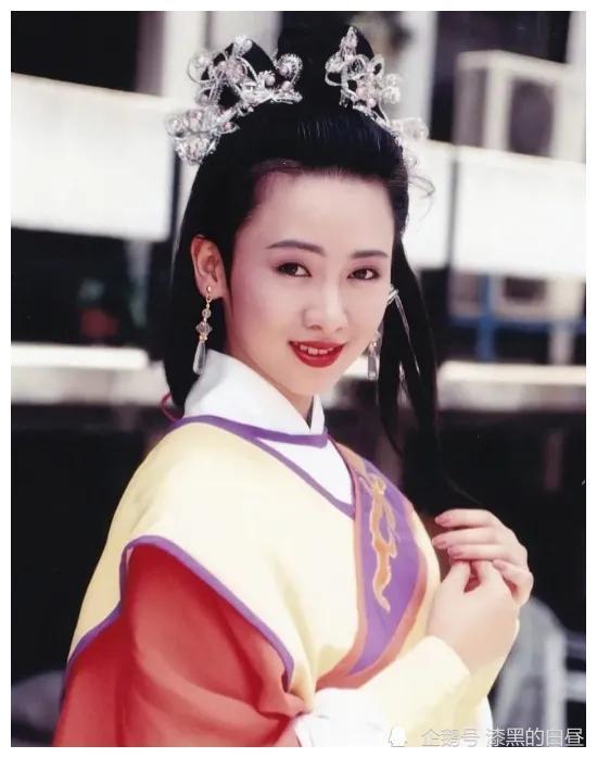 仙鹤神针1992年,翁虹出演了古装剧《她又拿出了她练舞时的执着,认定了