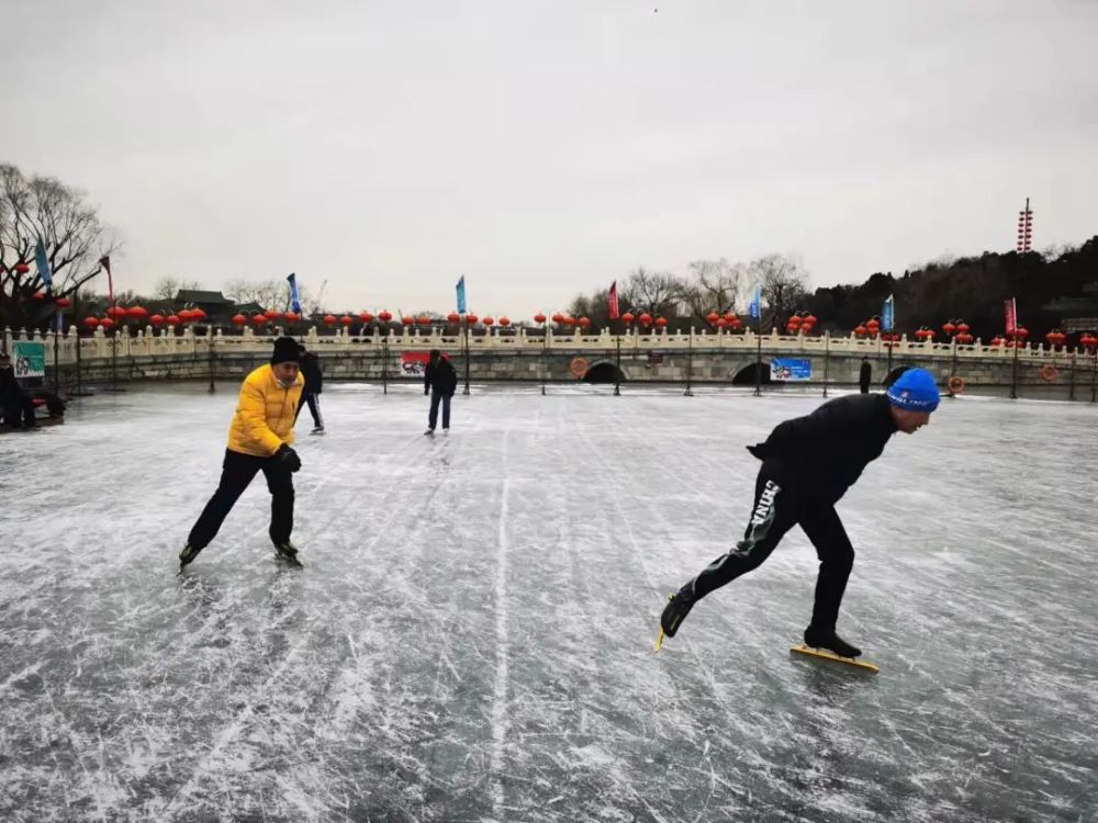 不出京冰雪嬉戏指南河湖大众冰场滑雪场大盘点