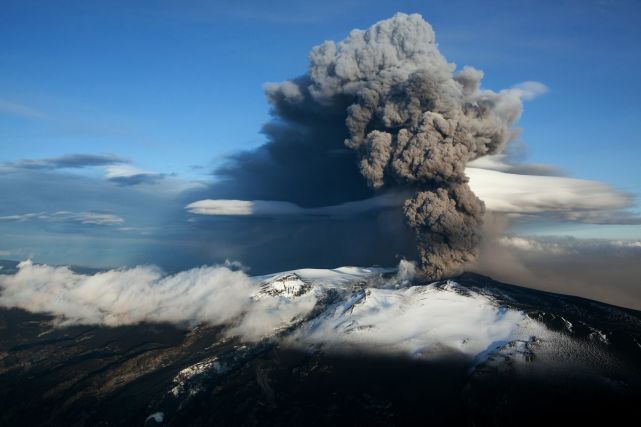 汤加超级火山爆发,威力超过人类所有核武器的总和!