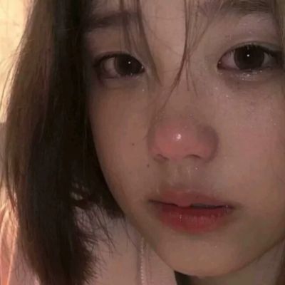 看起来很emo的头像