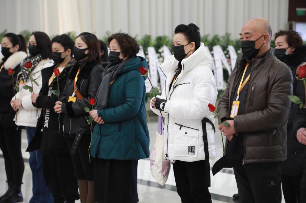 今天在梁山伯与祝英台乐声中送别越剧大师金采风