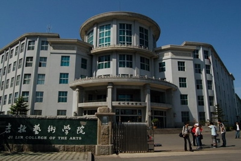 山艺学校前身为创办于1958年的山东艺术专科学校,后来升格为本科院校